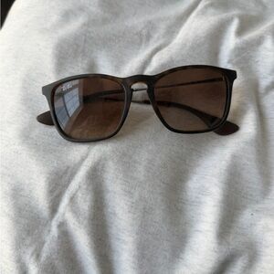 Ray-Ban sunglasses Chris